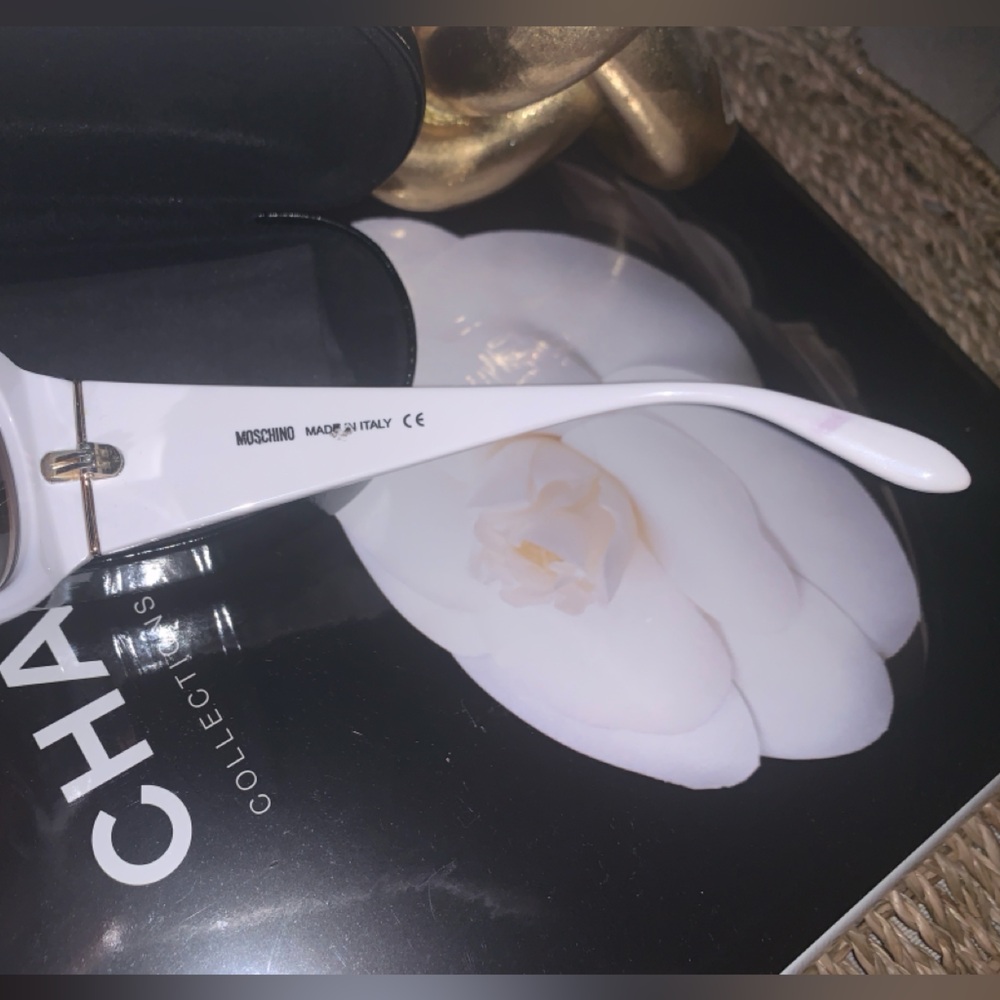 Vintage Moschino White Sunglasses - Picture 11 of 17